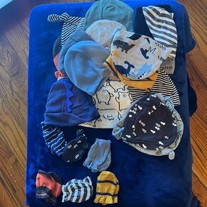 Baby hats and scratch-free mits